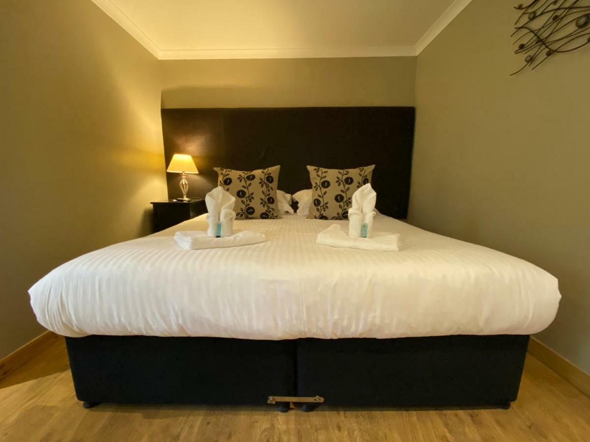 Auld Mill House Hotel Dunfermline Bagian luar foto